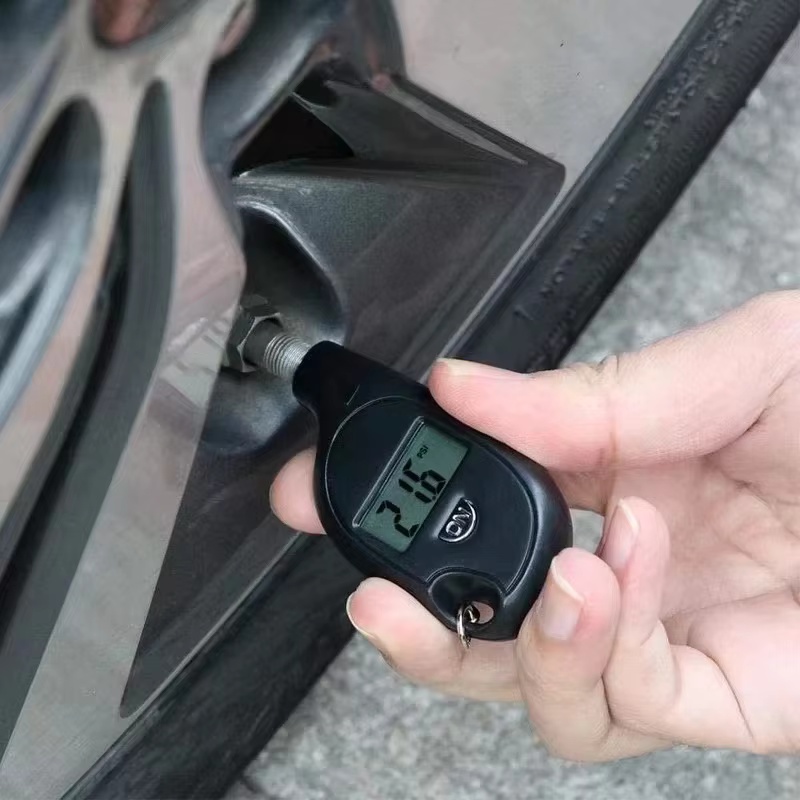 Tire Gauge Digital With LCD Di - đánh giá và giá Tyre Pressure Gauge